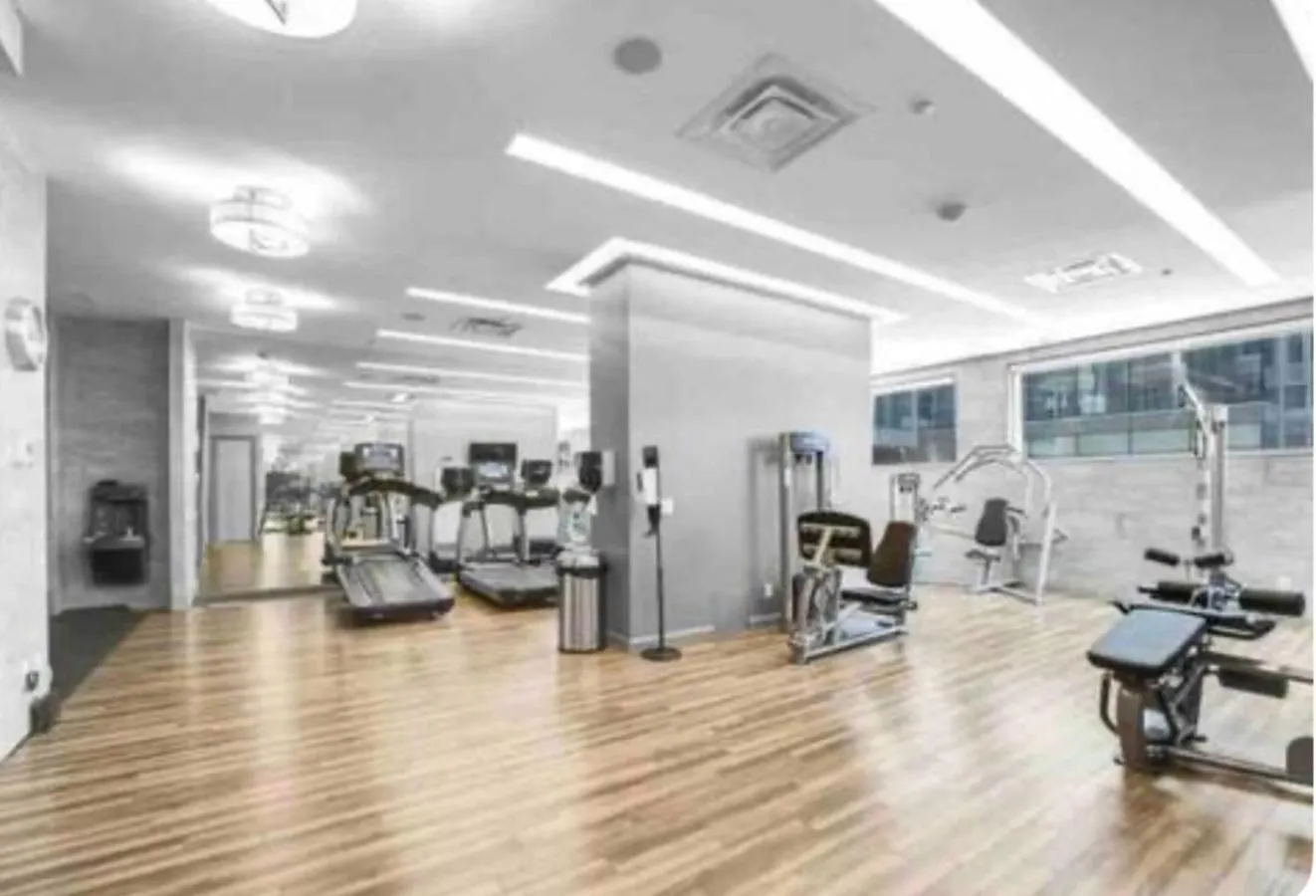 Downtown Toronto Condo With Gym & Subway Access 0*,
