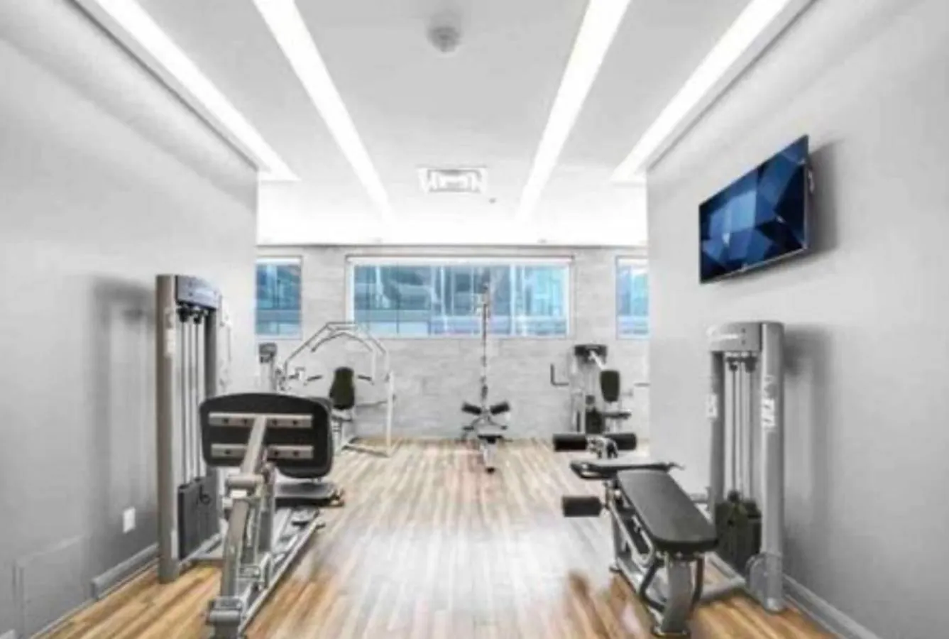 Apartment Downtown Toronto Condo With Gym & Subway Access