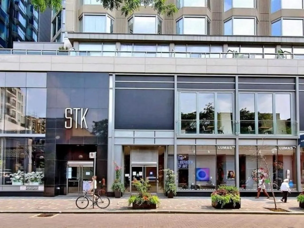 Downtown Toronto Condo With Gym & Subway Access
