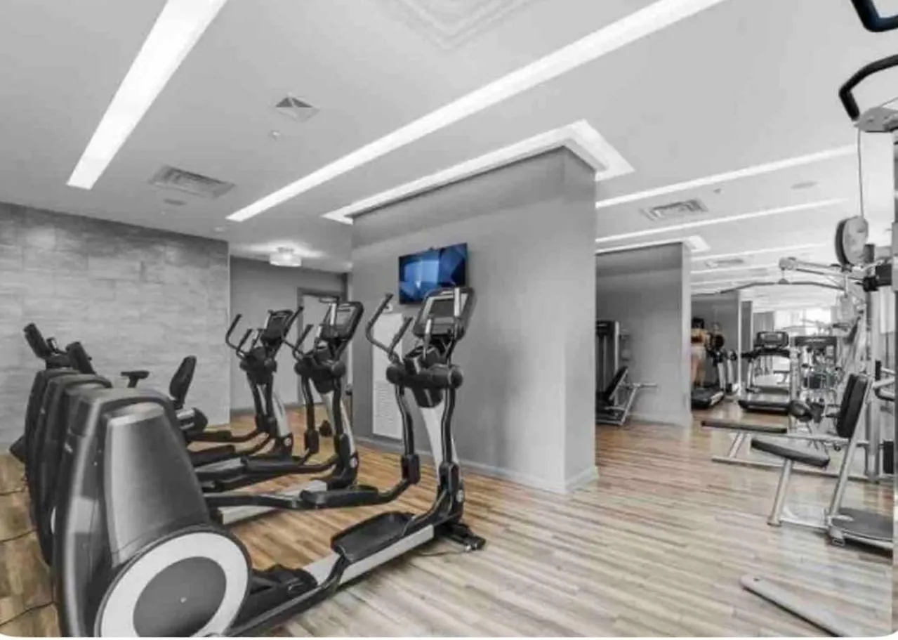Downtown Toronto Condo With Gym & Subway Access Apartment