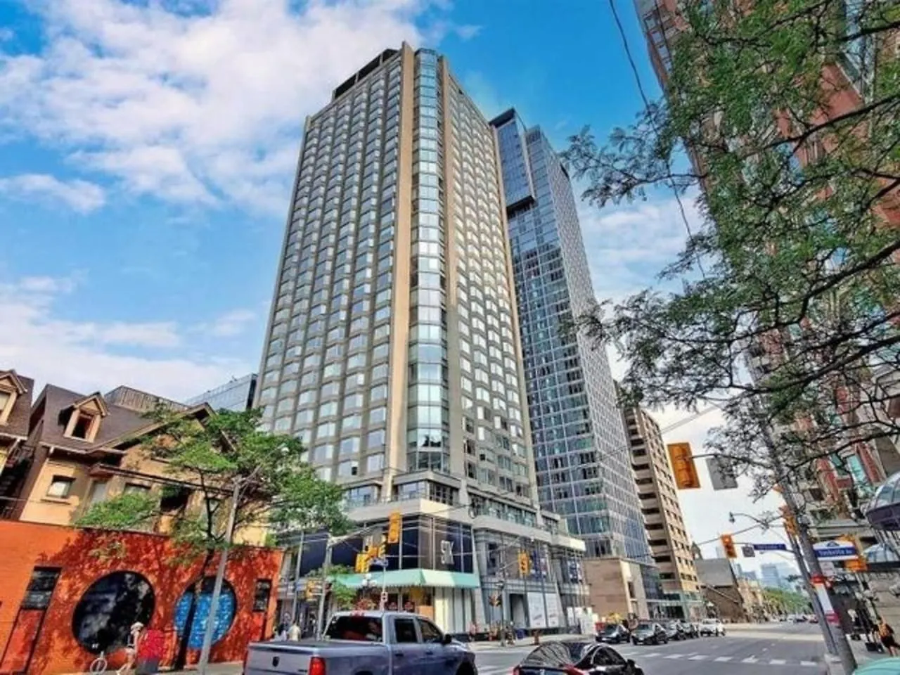 Apartment Downtown Toronto Condo With Gym & Subway Access