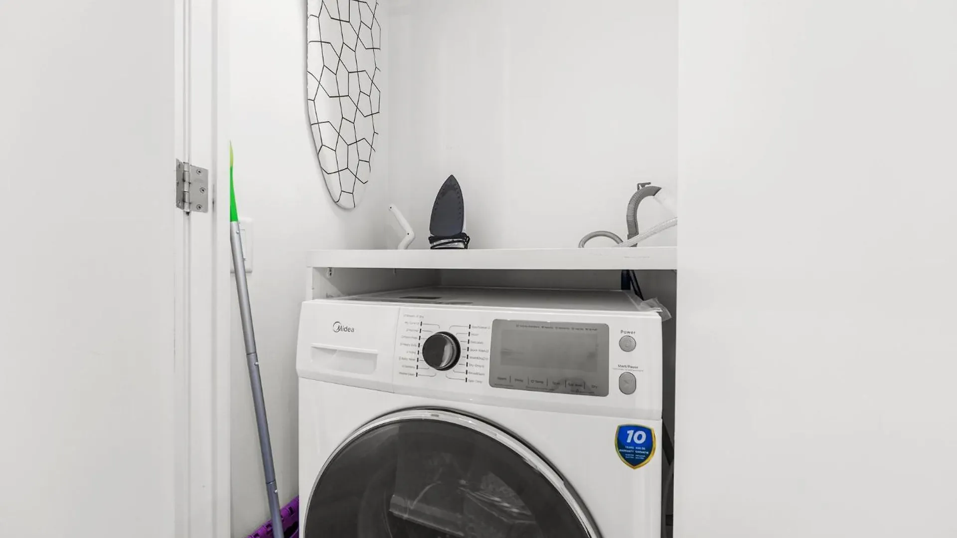 Downtown Toronto Condo With Gym & Subway Access Canada